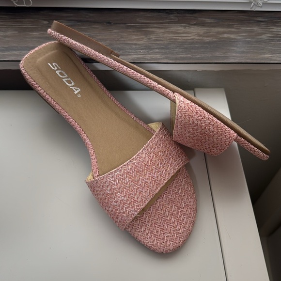 NWT SODA PINK RAFIA SLIDES SIZE 7 - Picture 9 of 17